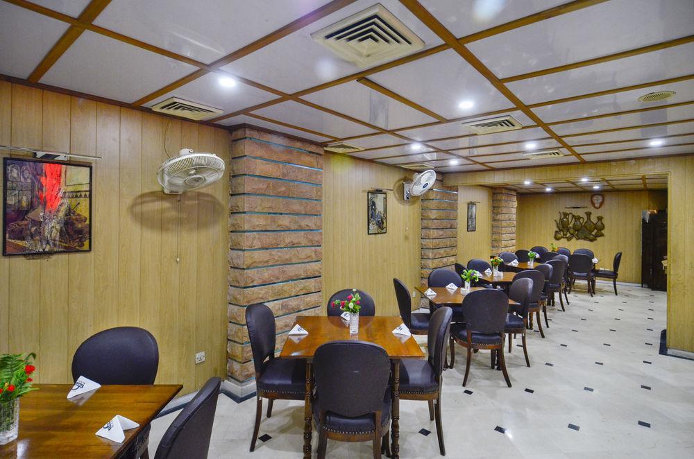 Hotel Galaxy Karachi Exterior foto